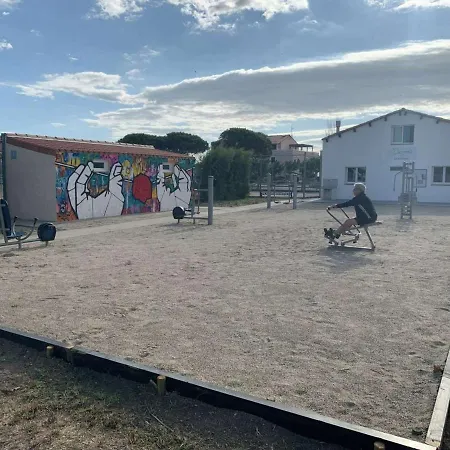 T2 Au Bord De L'eau Avec Piscine Chauffee, Terrasse Et Acces Direct A La - Fr-1-431-39 Le Barcarès